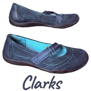 Clarks Women's Blue Suede Mary Jane flats. Size 8.5. Excellent preowned!!!